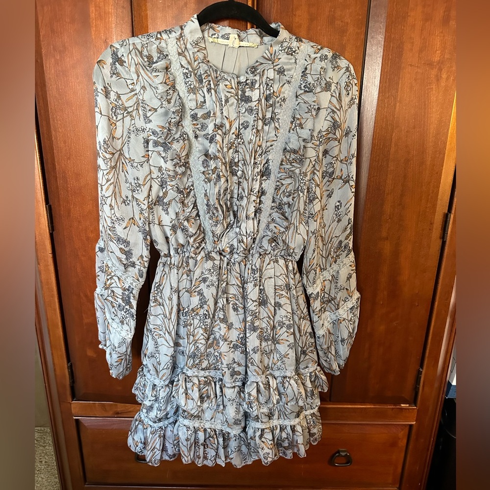 Like new! Very pretty Chelsea & Violet dress. Size S.